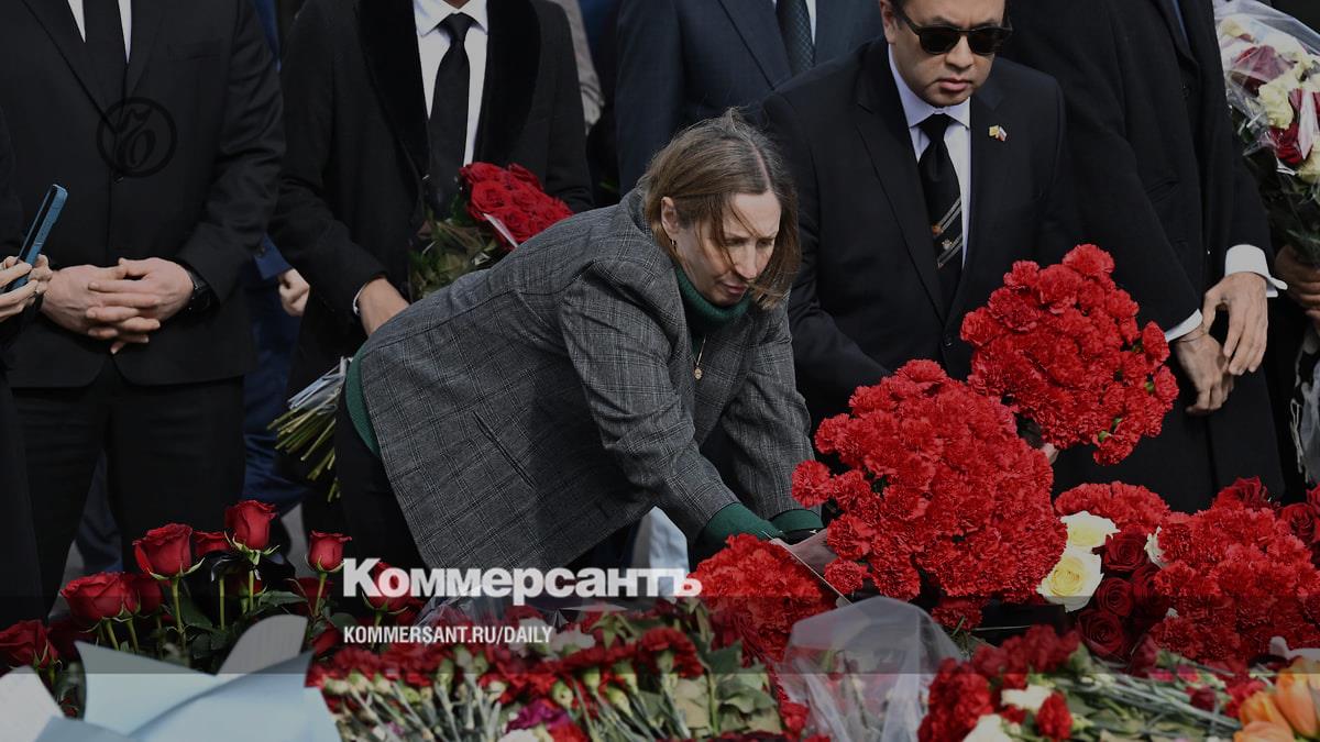 Report by Andrey Kolesnikov about what happened at the memorial with flowers near Crocus City Hall on the afternoon of March 30