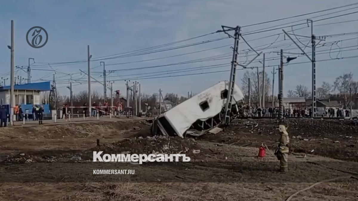 Два сотрудника РЖД задержаны по делу о гибели семи человек на переезде –  Коммерсантъ