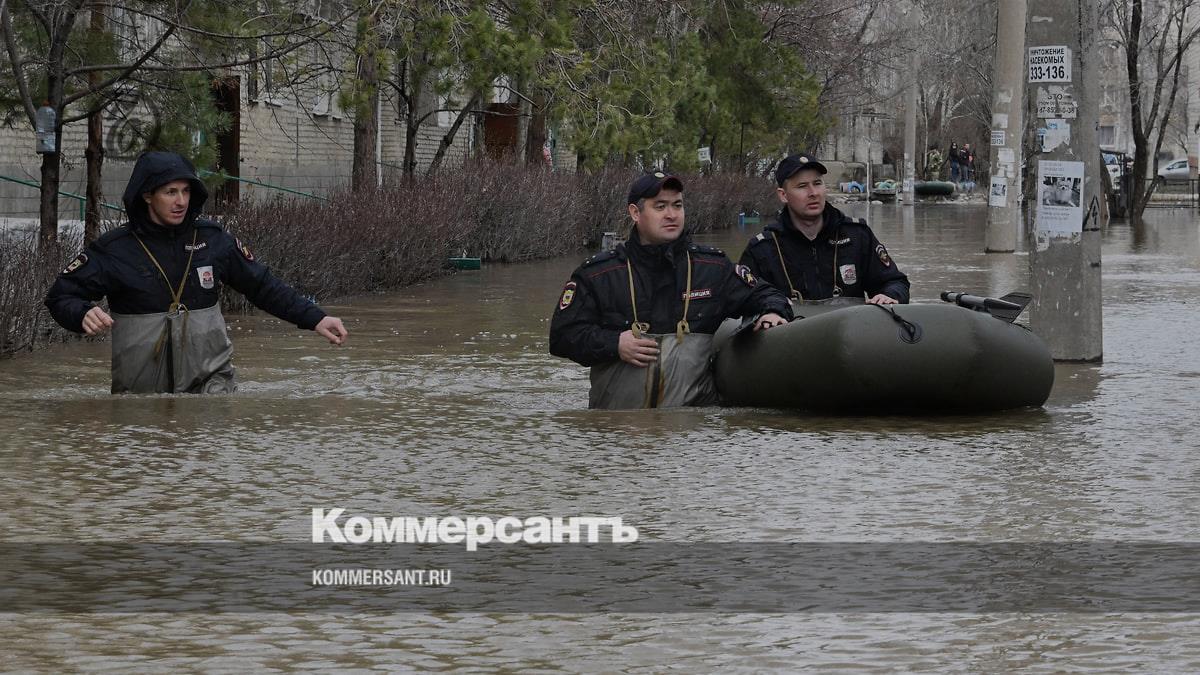 Алексей Орлов отправит из Екатеринбурга гуманитарную помощь в затопленный  Орск – Коммерсантъ Екатеринбург