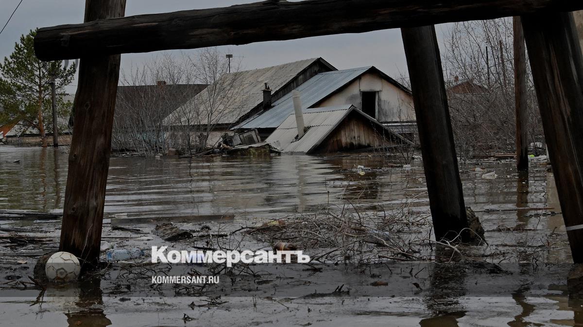 Peskov called the situation with floods in the Russian Federation very tense - Kommersant