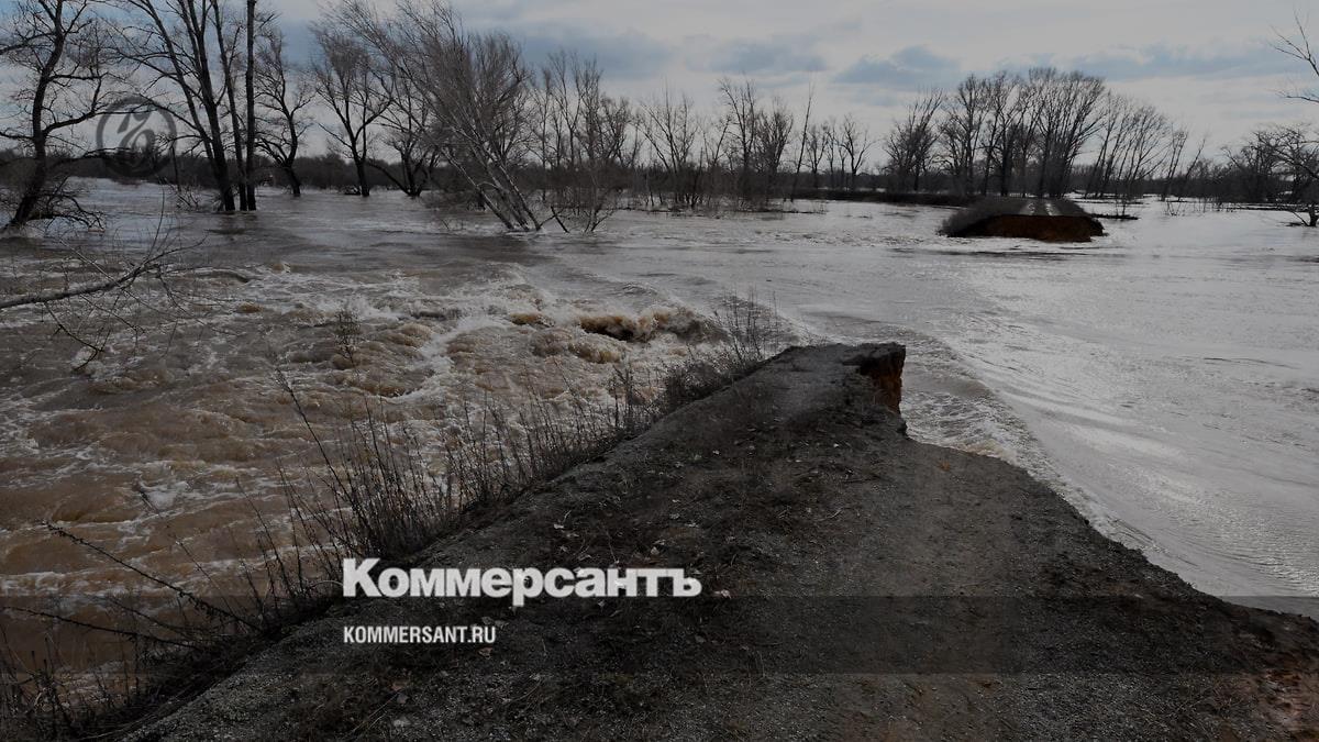 The Ministry of Emergency Situations announced the restoration of a damaged dam in Orsk - Kommersant