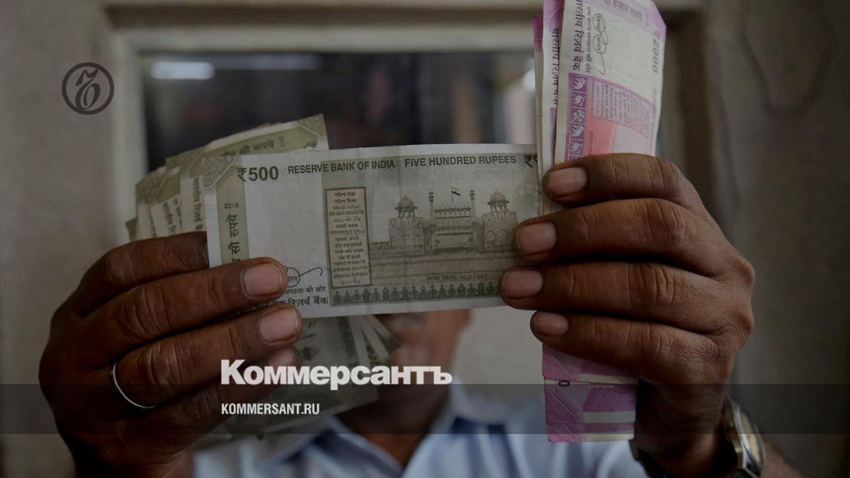 Sberbank began opening deposits in Indian rupees for corporate clients