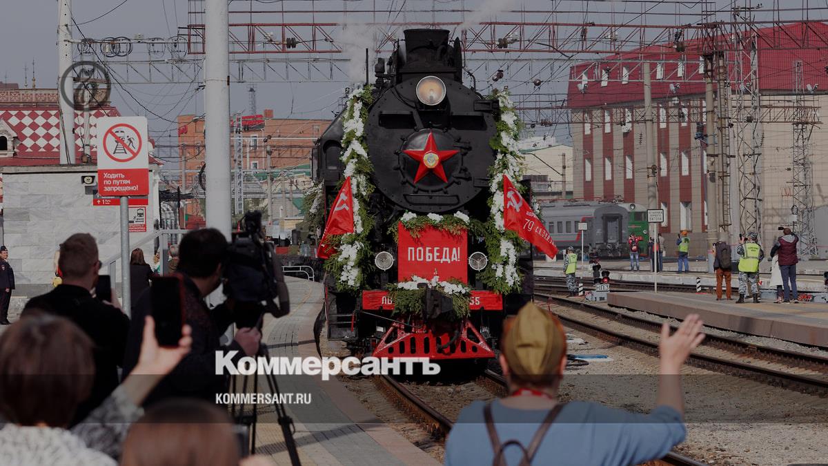 В столицу Урала прибыл ретропоезд «Эшелон Победы» – Коммерсантъ Екатеринбург