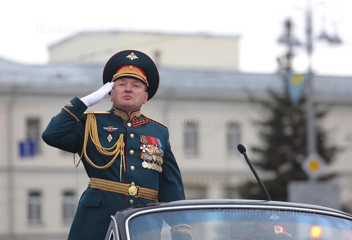 Генерал лейтенант павлович википедия. Лапин Александр Павлович. Лапин командующий ЦВО генерал. Лапин генерал полковник. Командующий ЦВО генерал Александр Лапин Павлович.