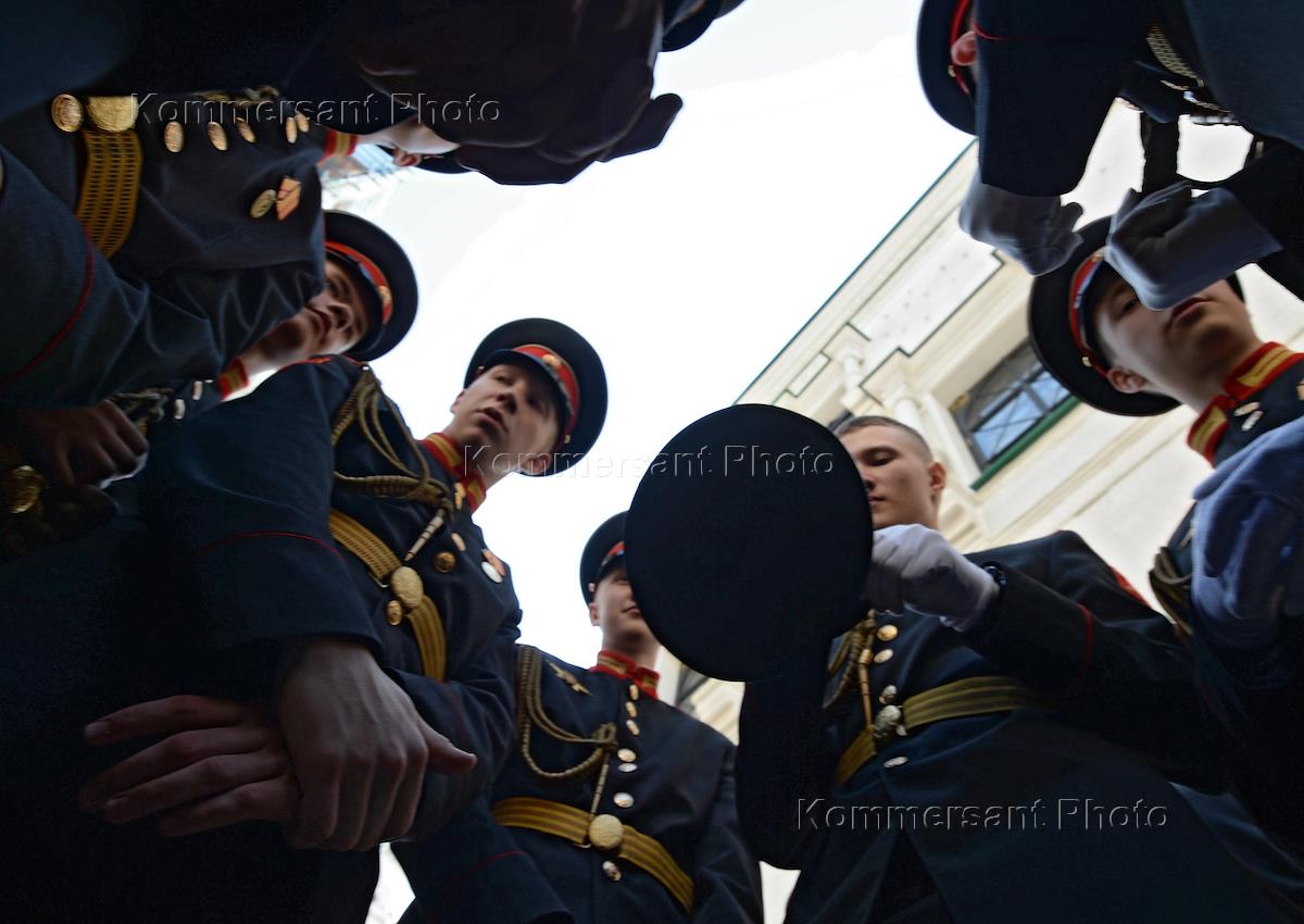 Объединение выпусков. Эпидемия в Суворовском училище. Эхинококкоз Суворовском училище в Ульяновском. Курсанты заразились паразитами. Ульяновские курсанты заразились эхинококком.