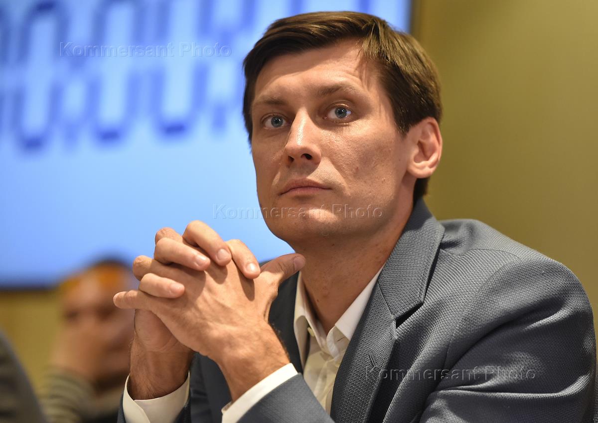 Дмитрий гудков фото Встреча муниципальных депутатов с кандидатами на должность мэра столицы в Совете