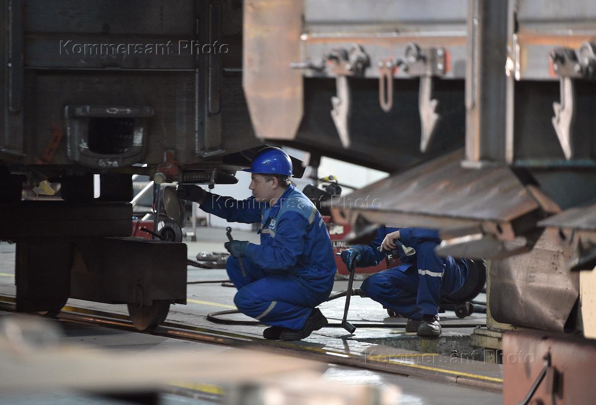 Объединенная вагонная компания новости на сегодня. Вагоны нпк овк. Нпк овк. Овк вагонная компания. Тимофей хряпов генеральный директор строительства вагонное депо.