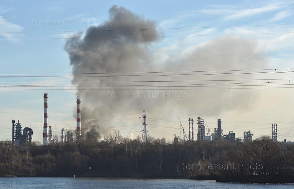 Аль капотня. Капотня  Москва НПЗ Капотня. МНПЗ Капотня. Ивнюков нефтеперерабатывающий завод Капотня. Площадь МНПЗ Капотня.