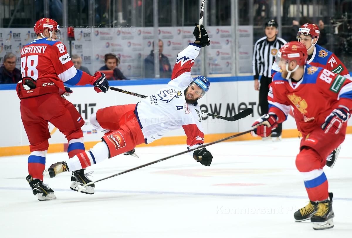 ведущий новостей 1 канала в 21. 00. ведущая новостей первый канал 2019. вести первый канал. россия финляндия кубок 1 канала 2018.