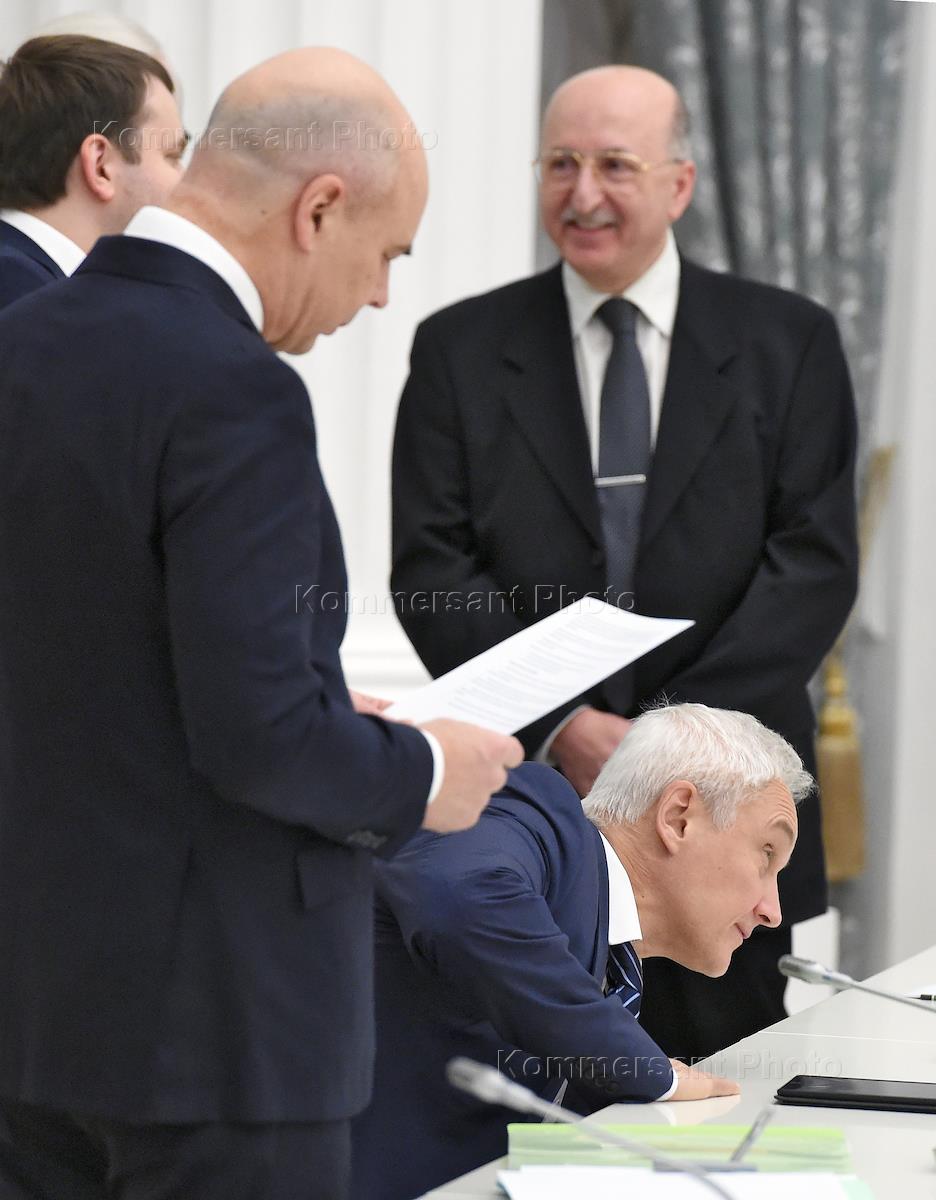 Ао "заволжское ппжт" википедия. Представители россии большой 8. Путин заседание длинный стол. Встреча путина с бизнесменами 2022. Встреча с представителями деловых кругов.