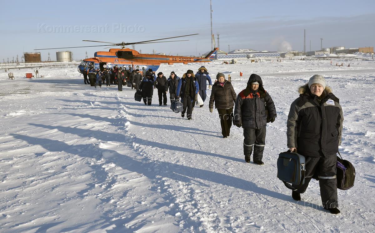 Вахтовые работники. Тухард Норильск. Полярная станция Харасавэй. Работники крайнего севера. Вахтовики на севере