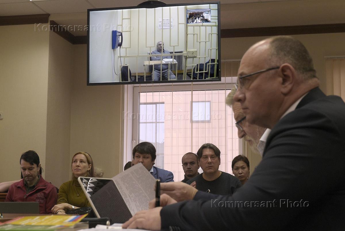 папаша сенатор. куприянов владимир. арашуковы фото. арашуков в кабинете. рауф и рауль арашуковы.