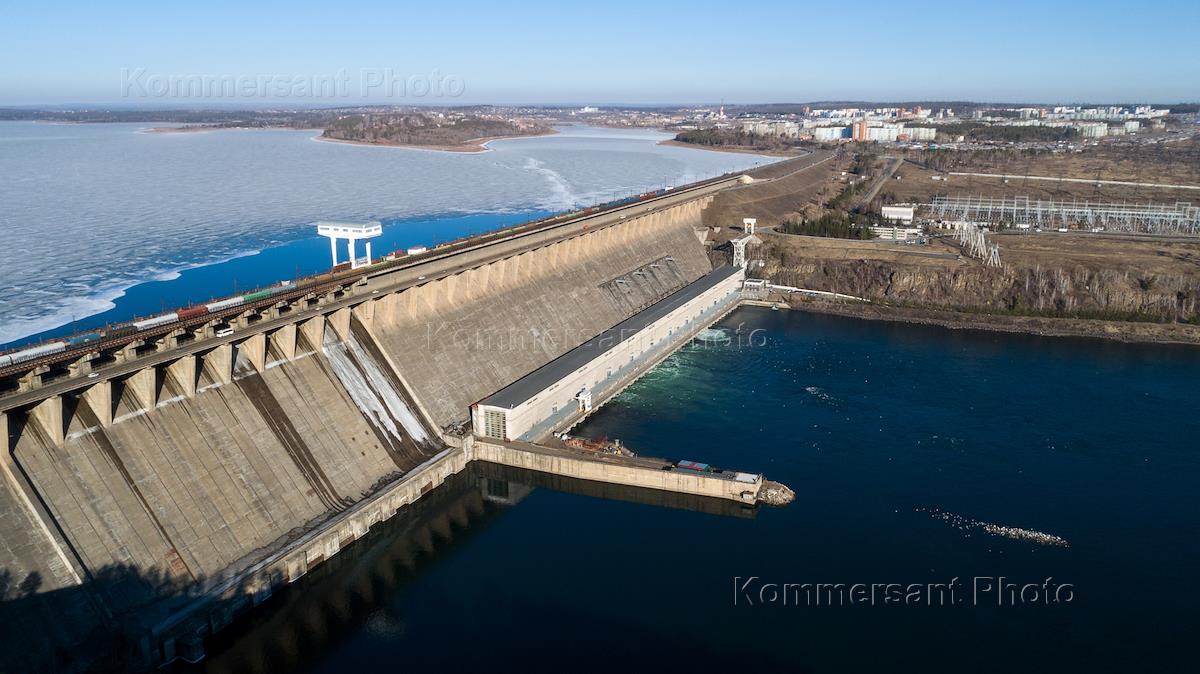 Братская электростанция. Братск ГЭС. Иркутск Братская ГЭС.