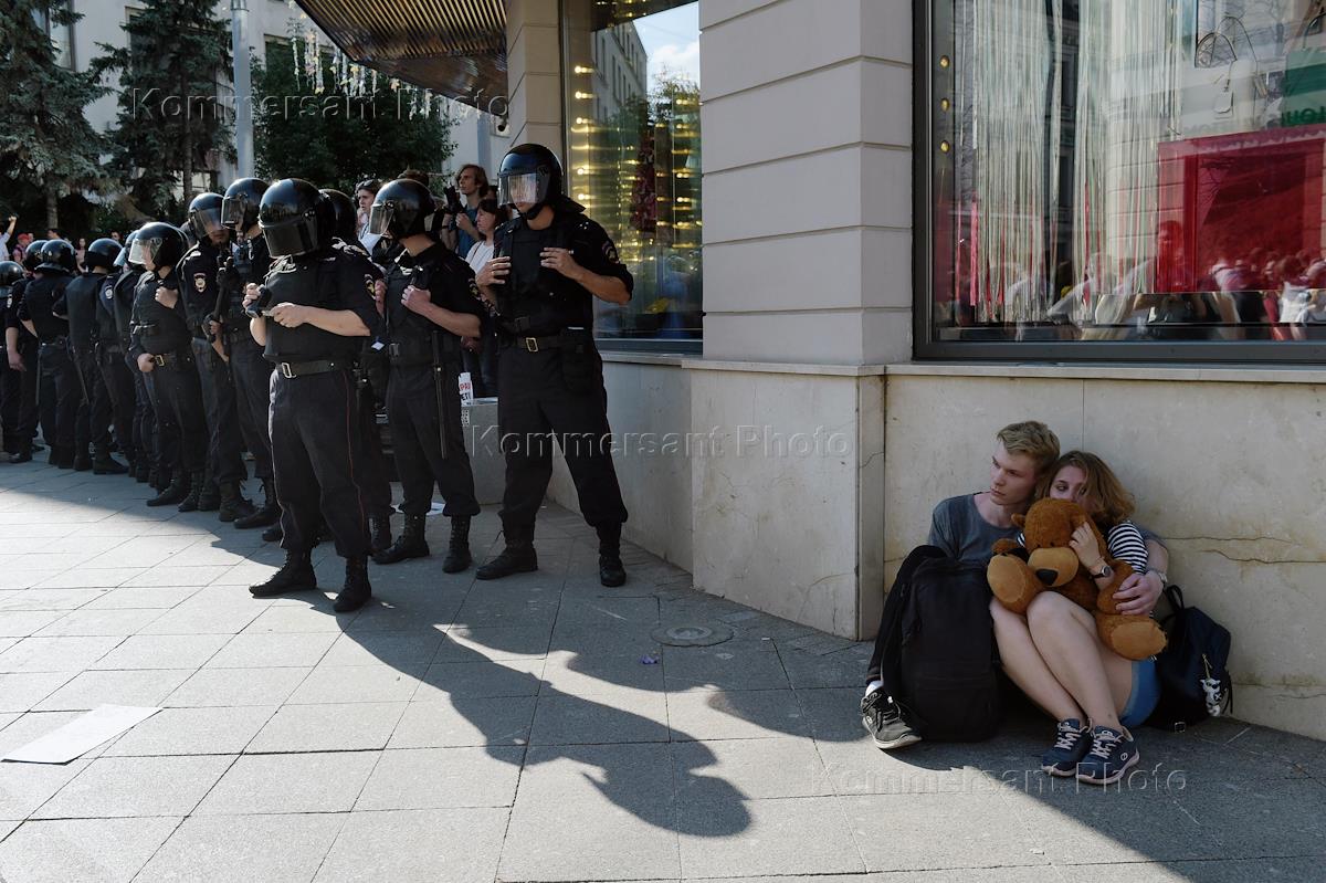 Киев метро беженцы. Развивающие рисунки на асфальте. 27 июля бывшие. 27 июля бывшие. 27 июля день акилы.