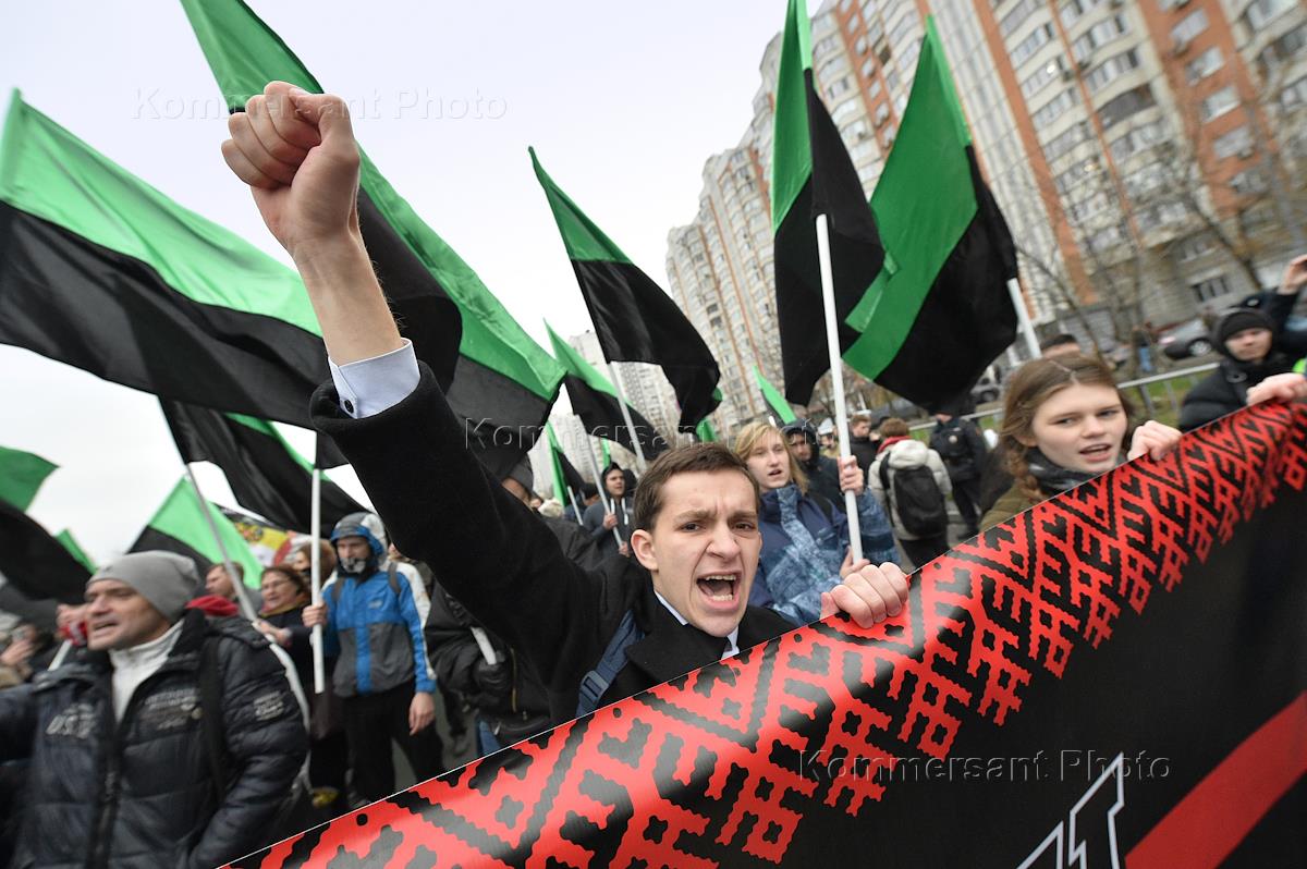 Российский прошедший. Парад националистов в Москве. Русский марш в Марьино. Русские националисты 2014. День России националисты.