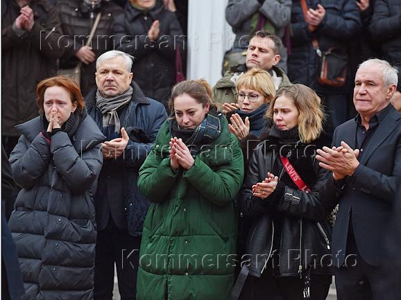 Путин в театре современник