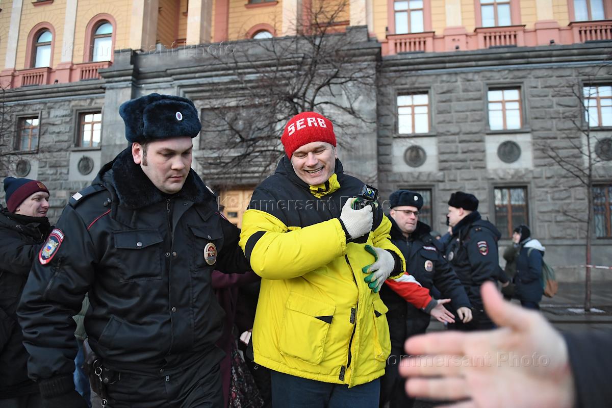фсб лубянка сотрудники. сотрудник лубянки. стрельба на лубянке 19 декабря 2019. полиция на лубянке. стрельба на лубянке 19.