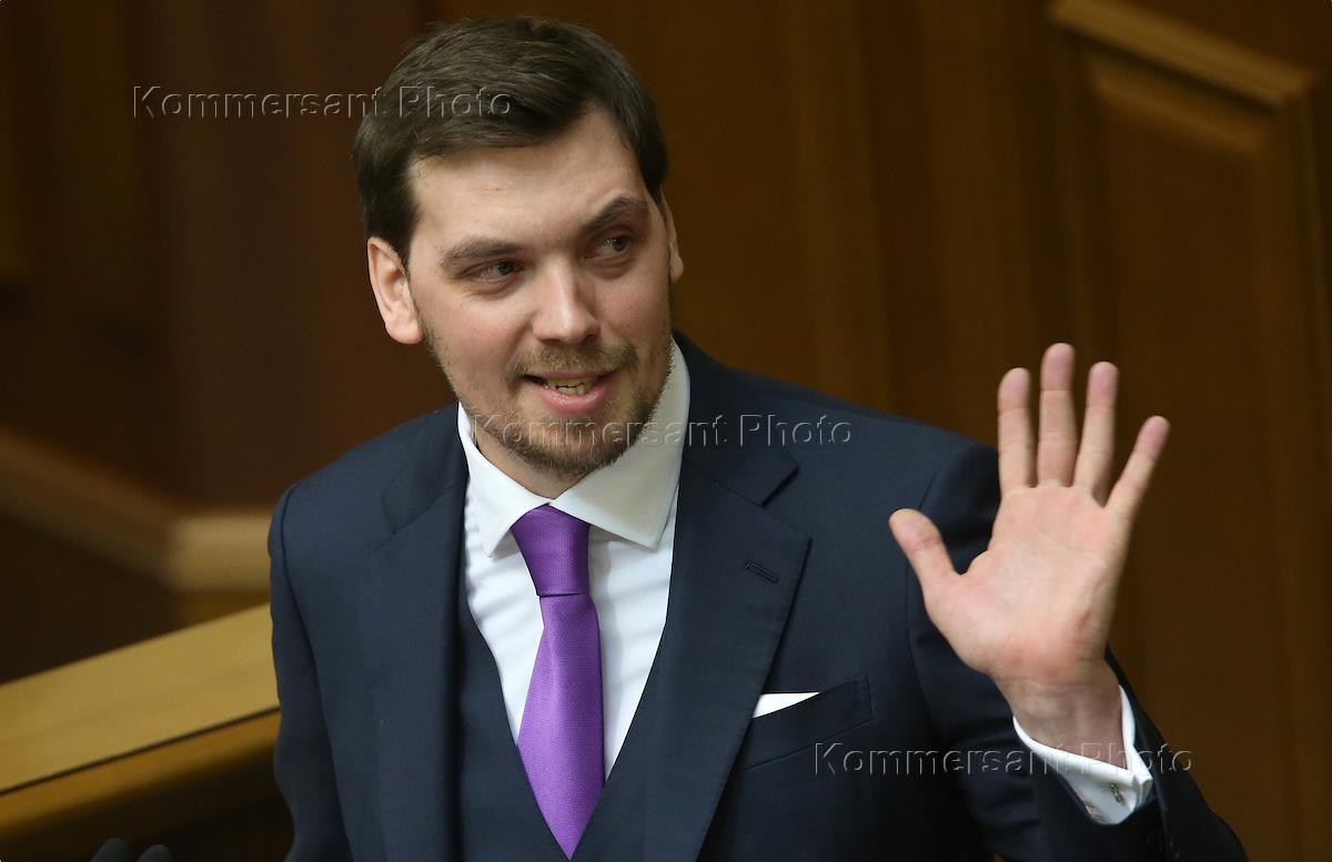 Премьер министр изображенный на 5. Гончарук премьер министр Украины. Премьер министр Украины 2022. Премьер-министр Украины сейчас 2023.