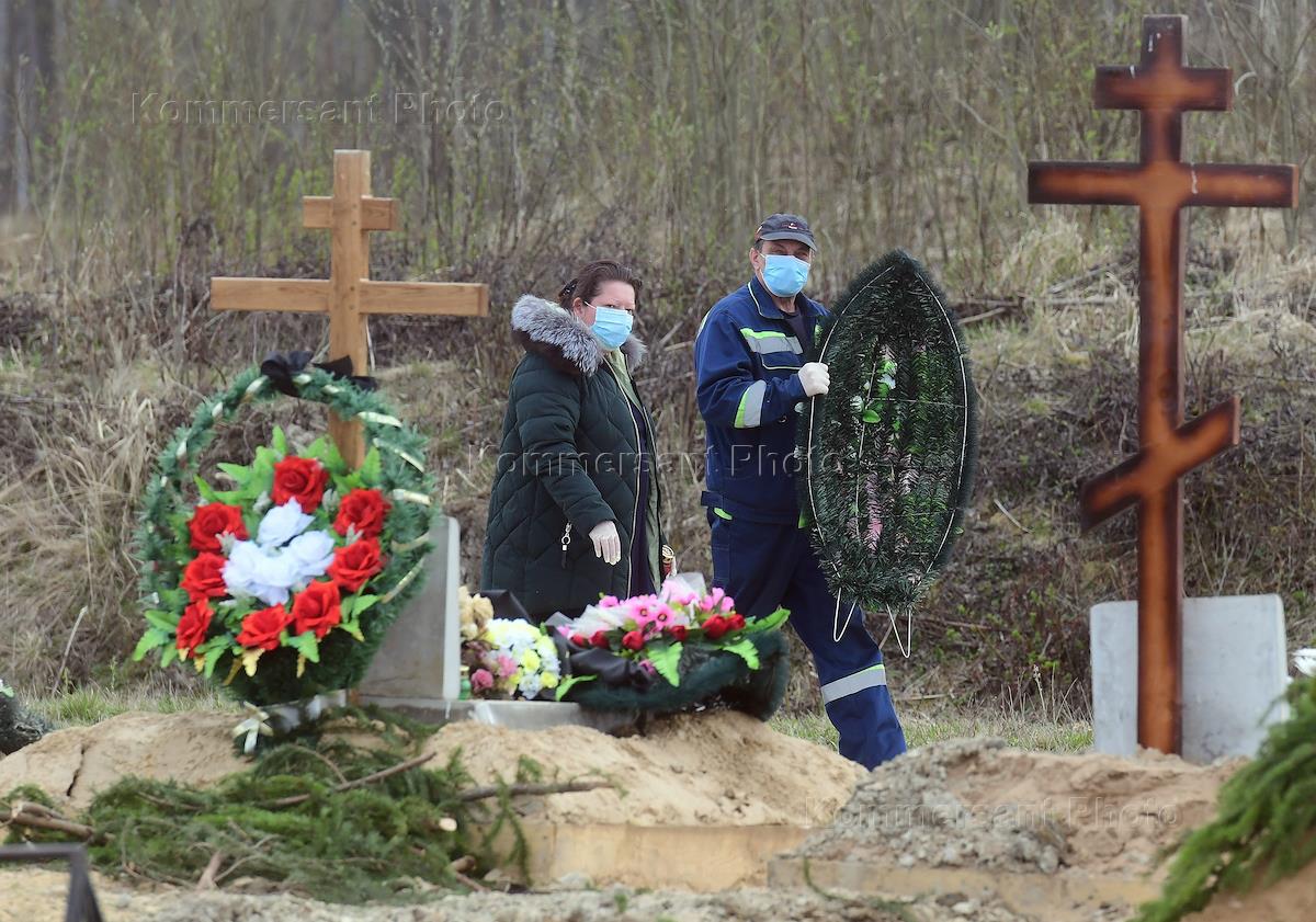 Умершие 19 января. Новоколпинское кладбище. Новое Колпинское кладбище. ВК Пески похороны девятнадцатого января 2016.