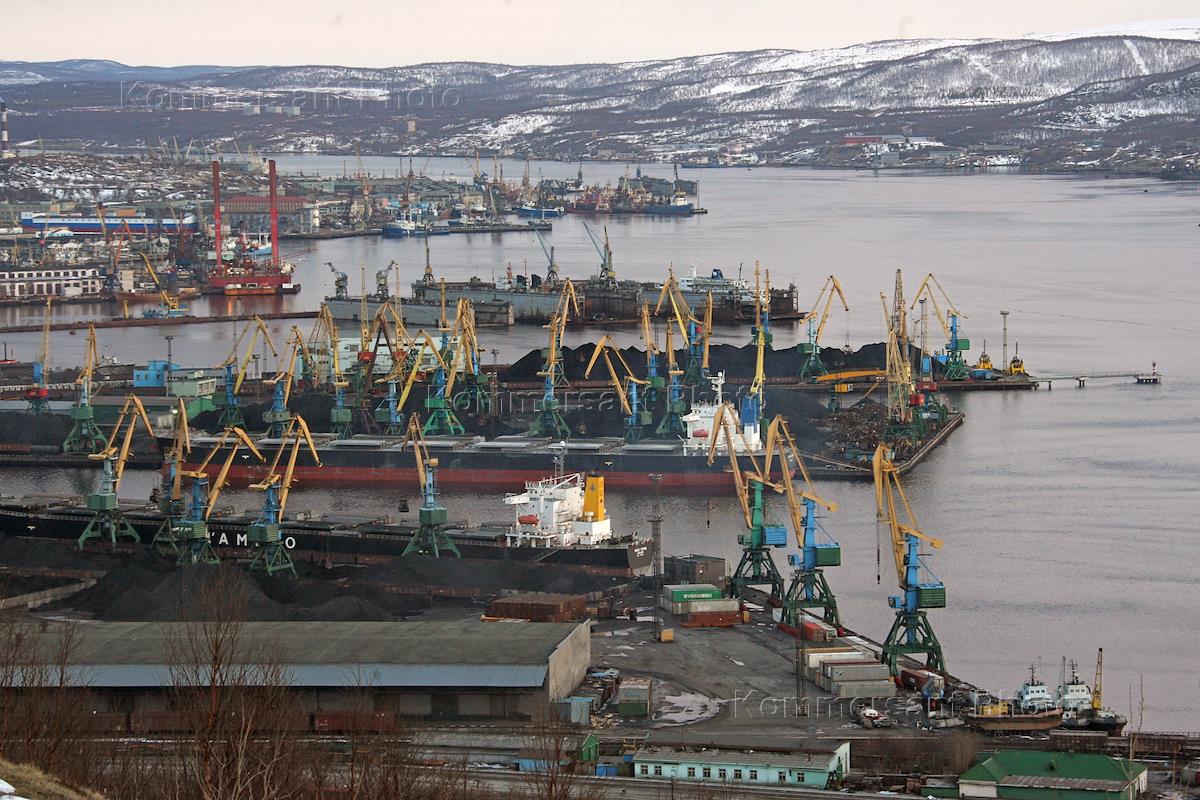 Почему порт мурманск не замерзает. Мурманск порт. Морской порт Мурманск. Мурманский торговый порт. Морпорт Мурманск.