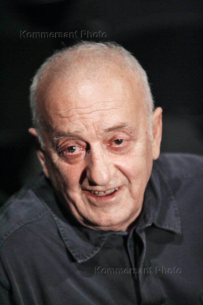 Кукольный театр резо габриадзе. Куклы резо габриадзе. Резо габриадзе знаешь мама. Куклы резо габриадзе. Режиссер резо габриадзе.