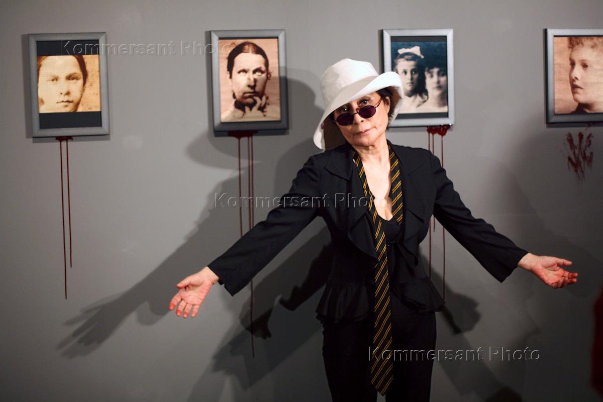 Вдова джона. Выставка Йоко оно в Москве.