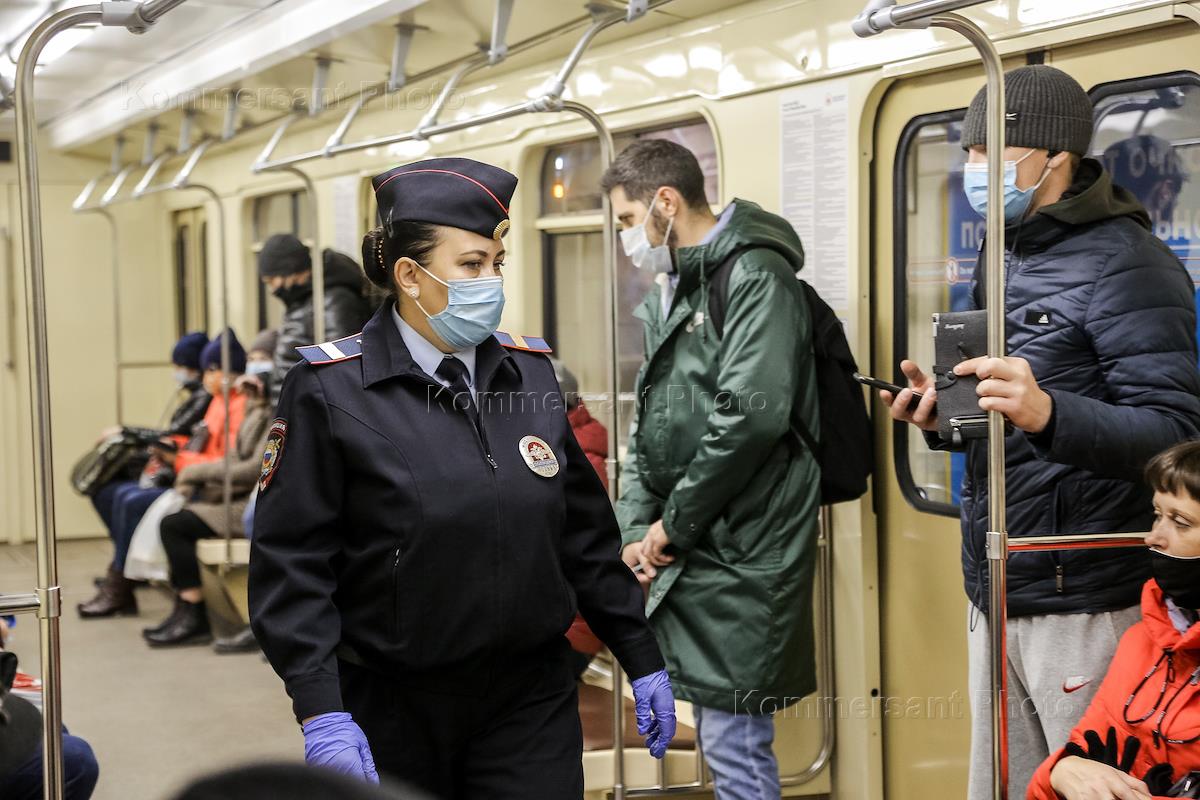 День пассажира метро. Пассажиры метро. Масочный режим в метро СПБ. Массовое пребывание людей. Ключевые признаки пассажиры метрополитена.