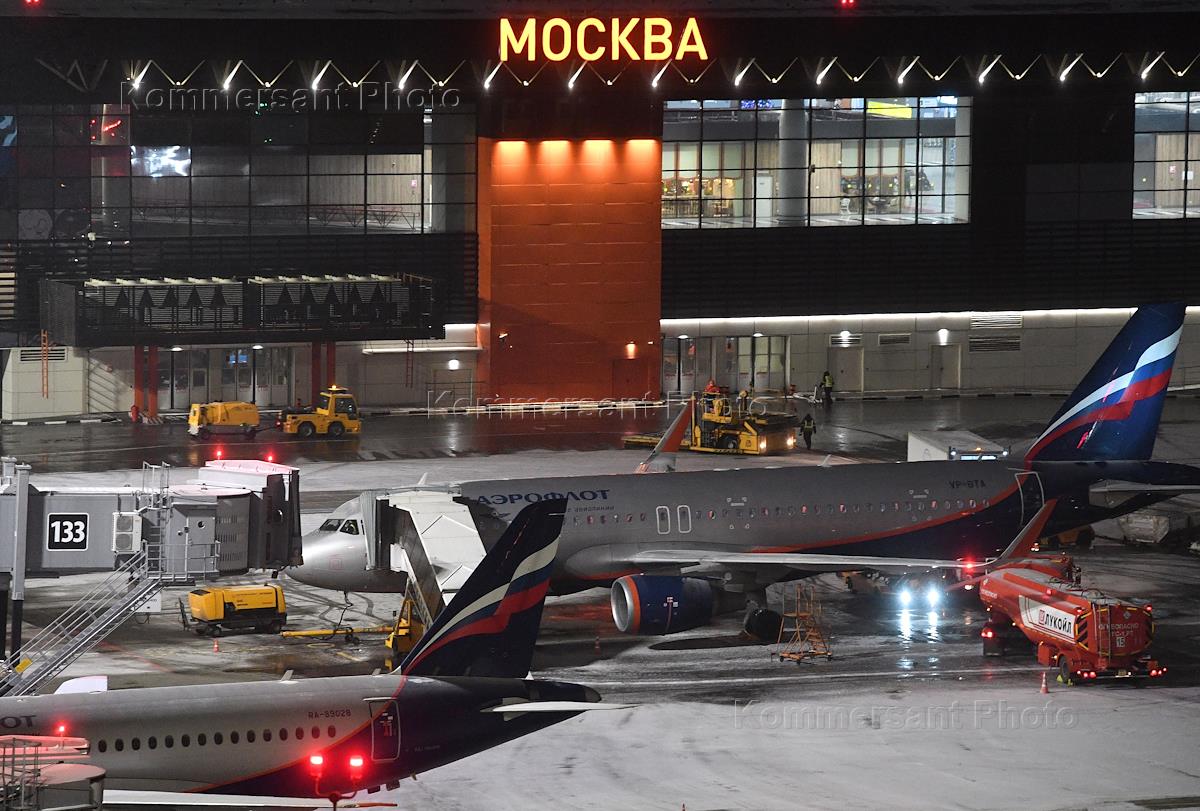 Аэропорт шереметьево имени а с пушкина. Шереметьево аэропорт 2023. Шереметьево аэропорт 2022. Шереметьево самолет 2023. Аэропорт Домодедово 2023.