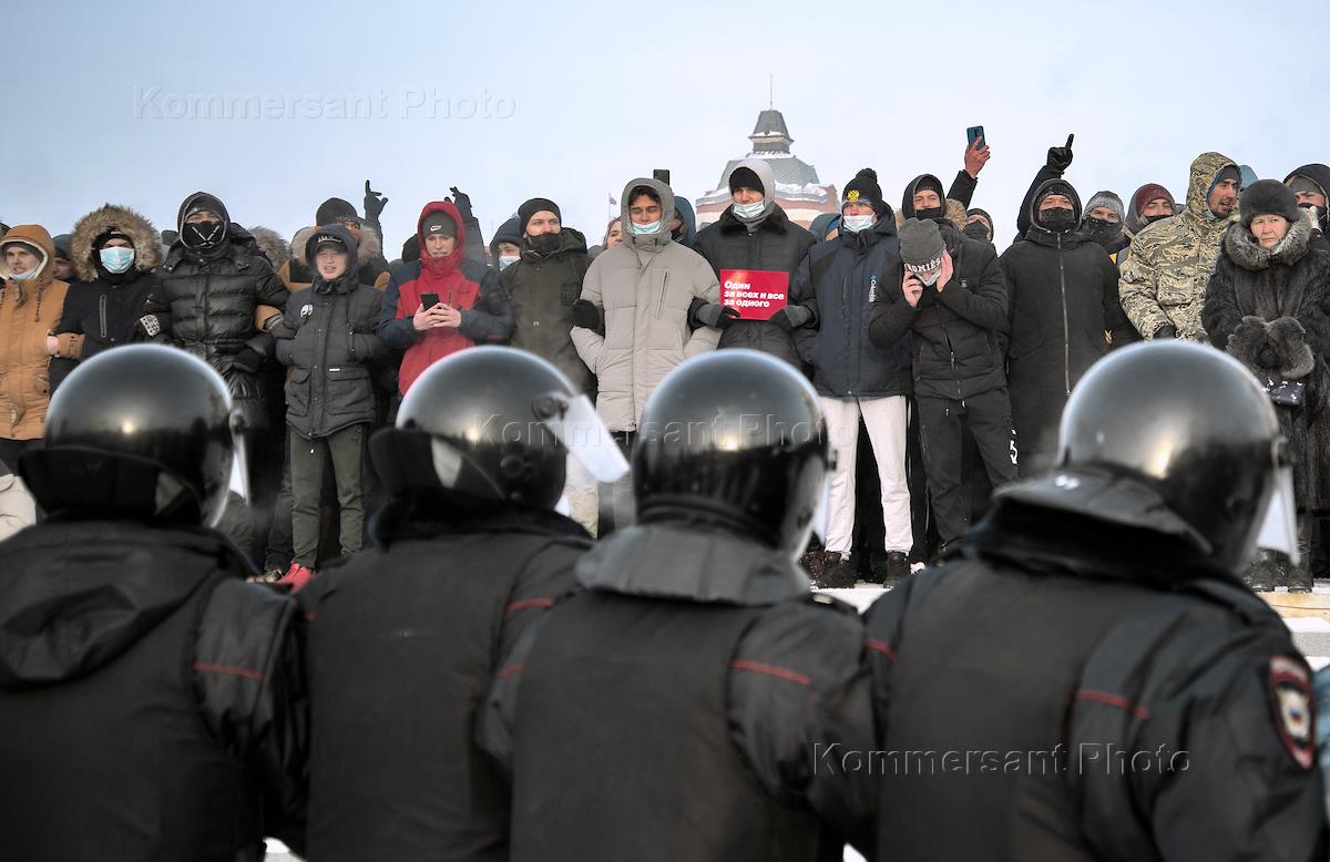 Быть против власти фейс. Навальный в Омске митинг. Анбунт.