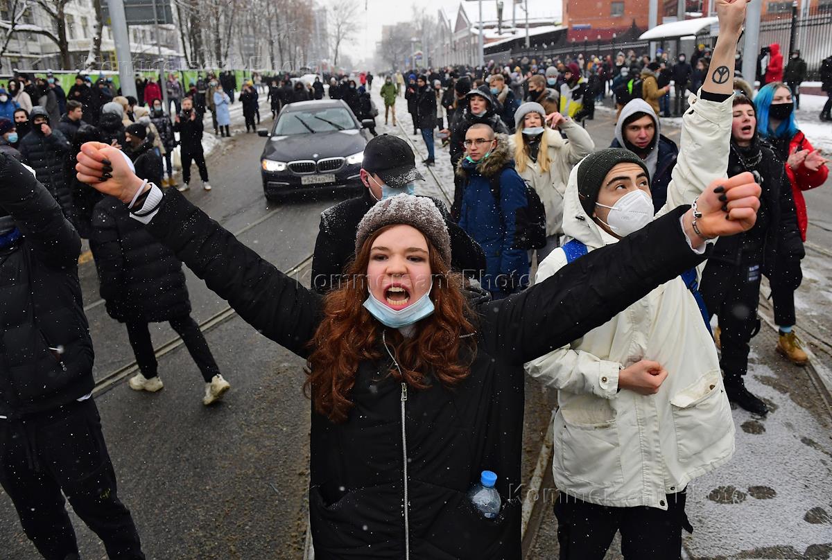 Митинги в поддержку навального суть. Митинг в поддержку Навального. Митинги Навального 2021. Народ на митинге. Протесты Навального.