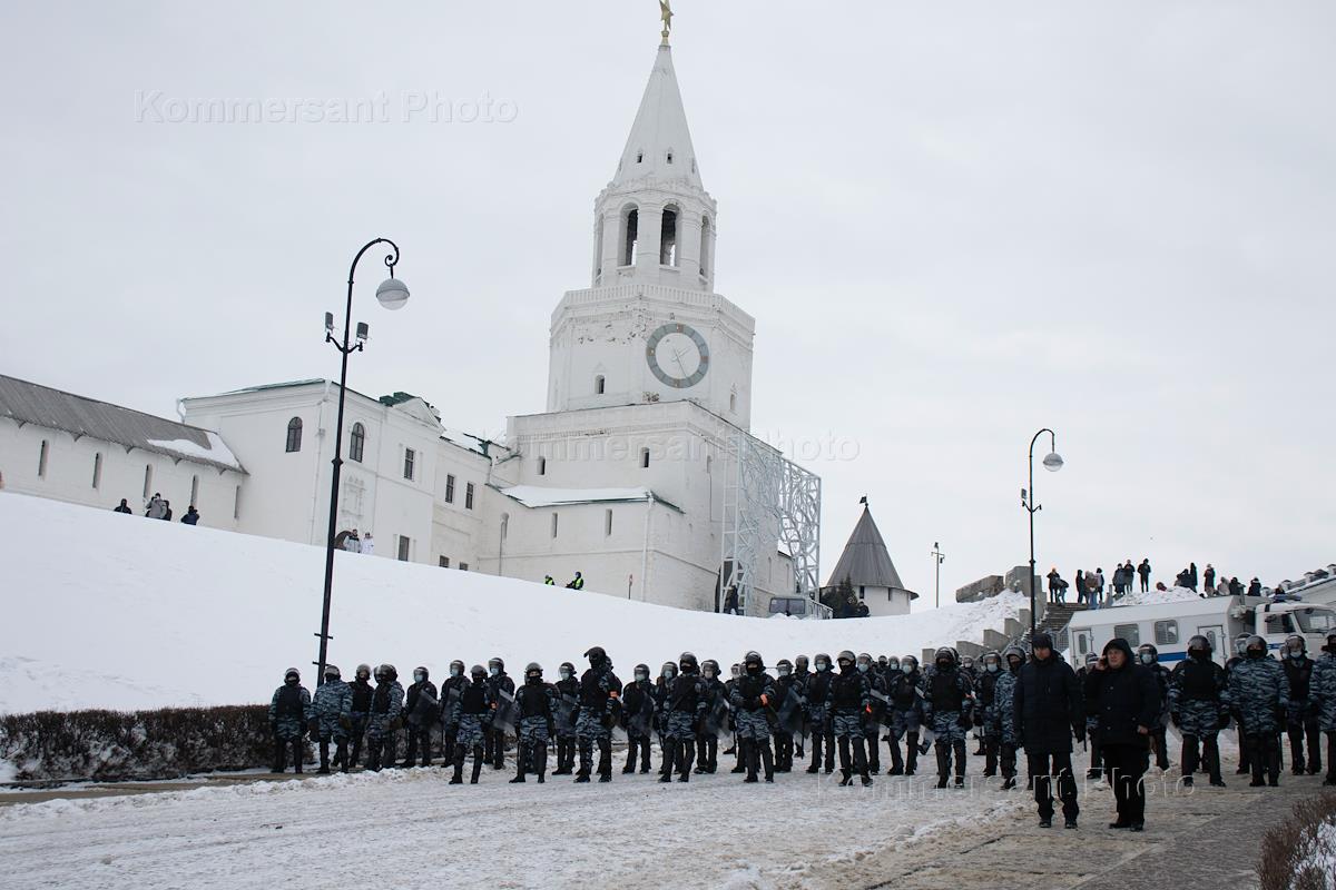 Кремль попали