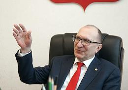 Interview with the rector of the Nizhny Novgorod Technical University (NSTU) Sergei Dmitriev in his office.