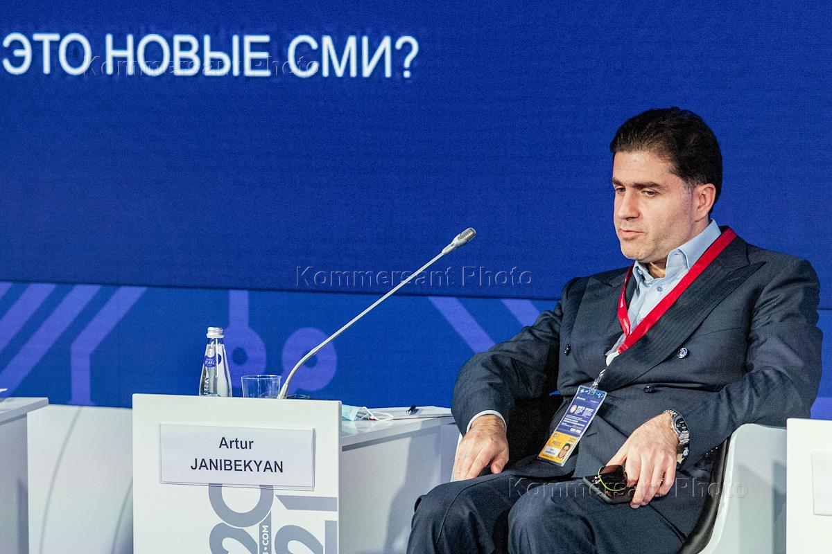 Лицо экономического форума. Лицо экономического форума. Даня милохин лицо пмэф. Лицо сбербанка даня милохин. Даня милохин на форуме петербургском экономическом.