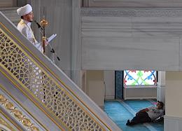 Feast of the sacrifice of Kurban-Bairam on the territory of the Moscow Cathedral Mosque.