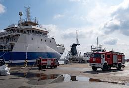 Training of regional firemen aboard the Scorpion ship on July 29 at 10.00 in the Kirov region at the Pella shipyard.