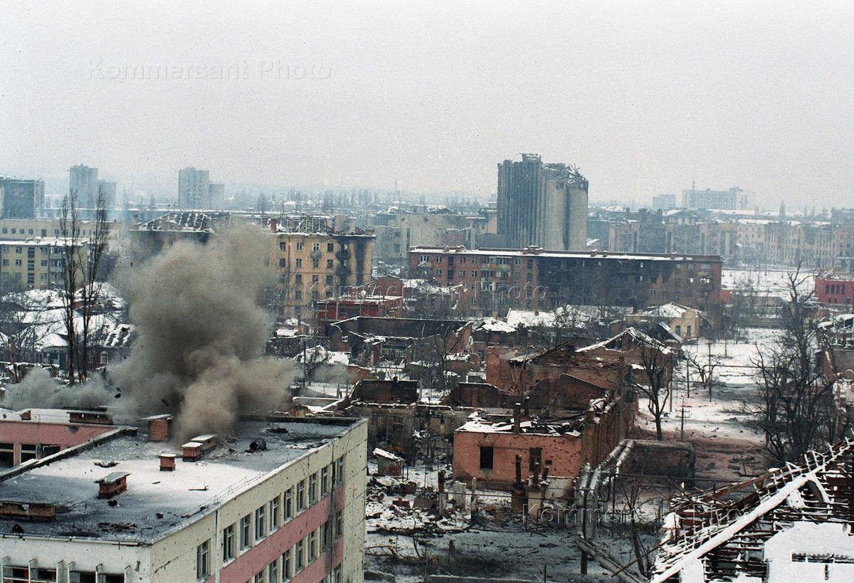 Разрушенный грозный. Разрушенный Грозный 1995. Чечня 1994 штурм Грозного.