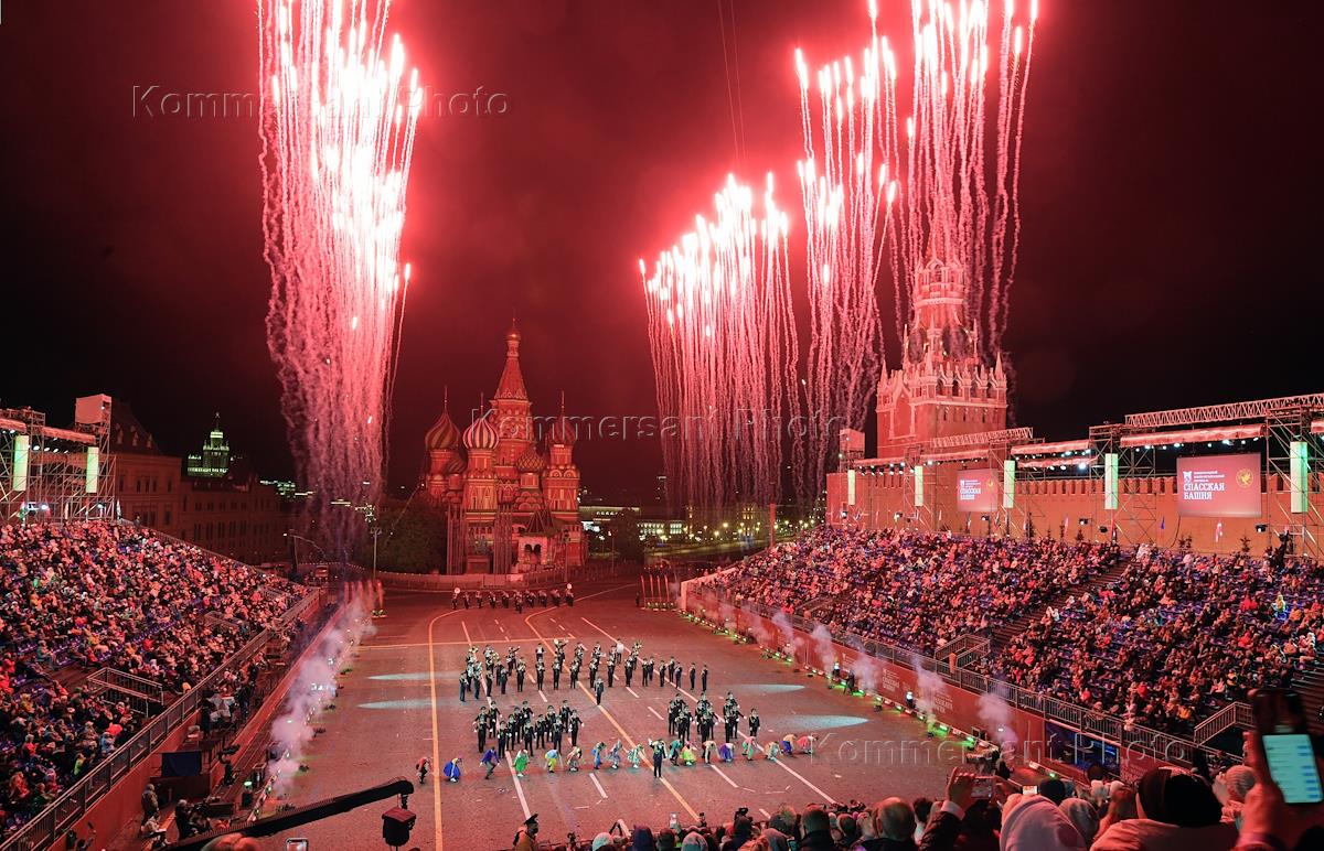 Президентский оркестр спасская башня. Международный военно-музыкальный фестиваль «спасская башня». Фестиваль спасская башня трибуны. Международный военно-музыкальный фестиваль «спасская башня». Армения фестиваль «спасская башня» в москве.