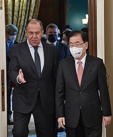 Talks between Russian Minister of Foreign Affairs Sergei Lavrov and Minister of Foreign Affairs of the Republic of Korea Chung Eui-Yong at the Reception House of the Russian Foreign Ministry.