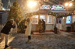 Genre photographs. Snowfall in Moscow.
