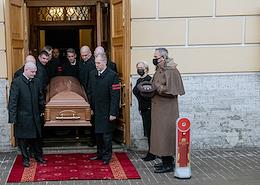 Farewell ceremony for actress Nina Urgant at the Alexandrinsky Theater.