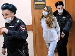Determination of a measure of restraint for businessman August Meyer in the Moskovsky District Court of St. Petersburg.