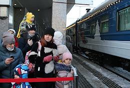 Arrival of Santa Claus on the New Year's train to the Moscow station.