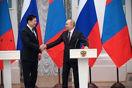 Negotation between Russian President Vladimir Putin and Mongolian President Ukhnagiin Khurelsukh in the Kremlin.