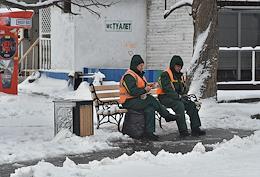 Snowfall and poor work of utilities almost paralyzed Sevastopol. The governor of Sevastopol, Mikhail Razvozhaev, criticized the work of public utilities for poor clearing of the city from snow.