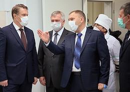 On the eve of the opening of the hospital today, December 25, the Minister of Health of the Russian Federation Mikhail Murashko and the governor Vasily Golubev visited the Don Infectious Disease Center, talked with doctors. Mikhail Murashko and Vasily Golubev visited the infectious diseases department No. 1, the intensive care unit and checked the operation of all systems of the complex.