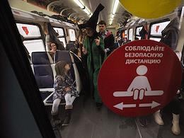 Thematic train 'Hogwarts Express', going from Finland Station to Zelenogorsk and back non-stop. A performance based on the book 'Harry Potter' by J. Rowling is being played on the train.