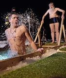 Праздник Крещения Господня. Крещенские купания на Клязьминском водохранилище возле Троицкого храма в селе Троицкое.