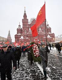 The ceremony of laying flowers and wreaths on the 98th anniversary of the death of the leader of the revolution V.I. Lenin, organized by the Central Committee and the Moscow City Committee of the Communist Party, was held at the Mausoleum on Red Square.