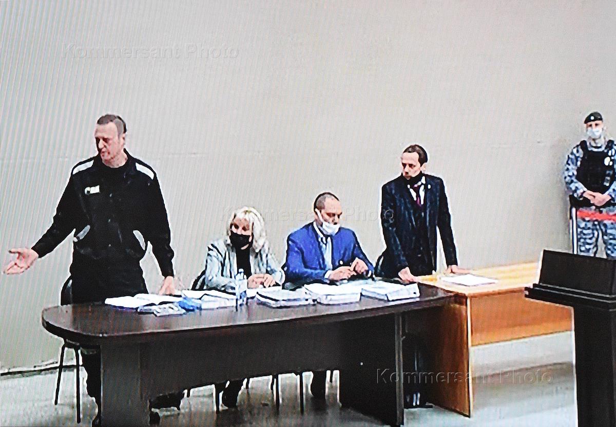 Судью обвинили. Суд над Навальным. Судебные заседания Навальный. Навальный последнее заседание.