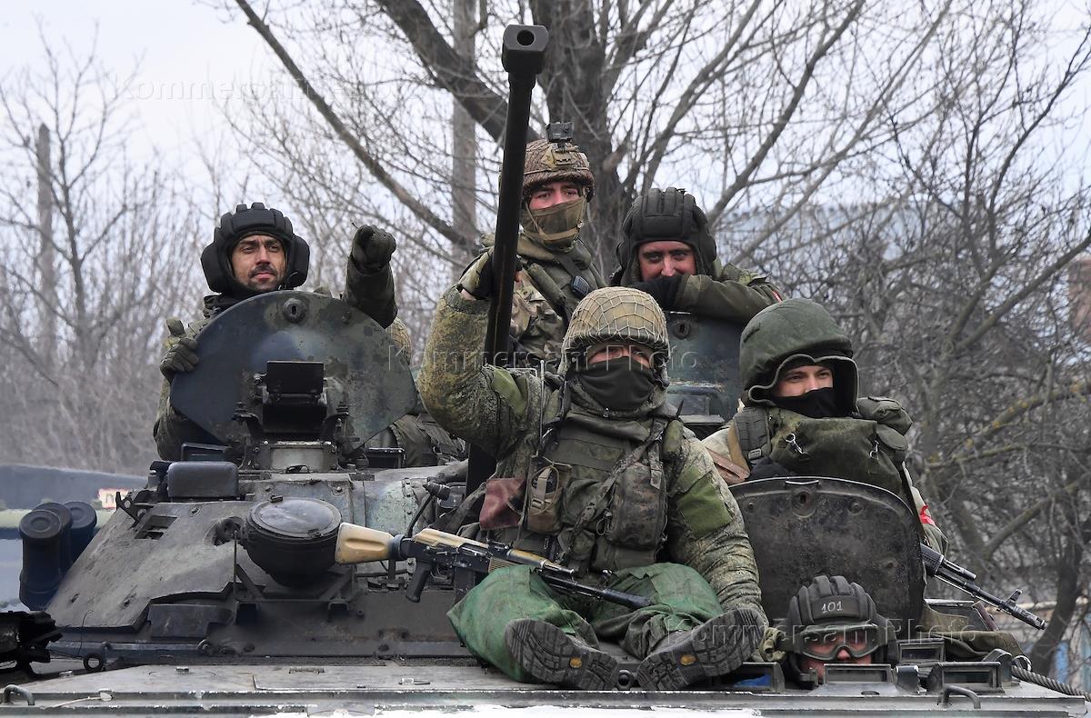 Атака захвата. Боевые действия. Военные Украины. Российские войска на Украине. Русские военные на Украине.